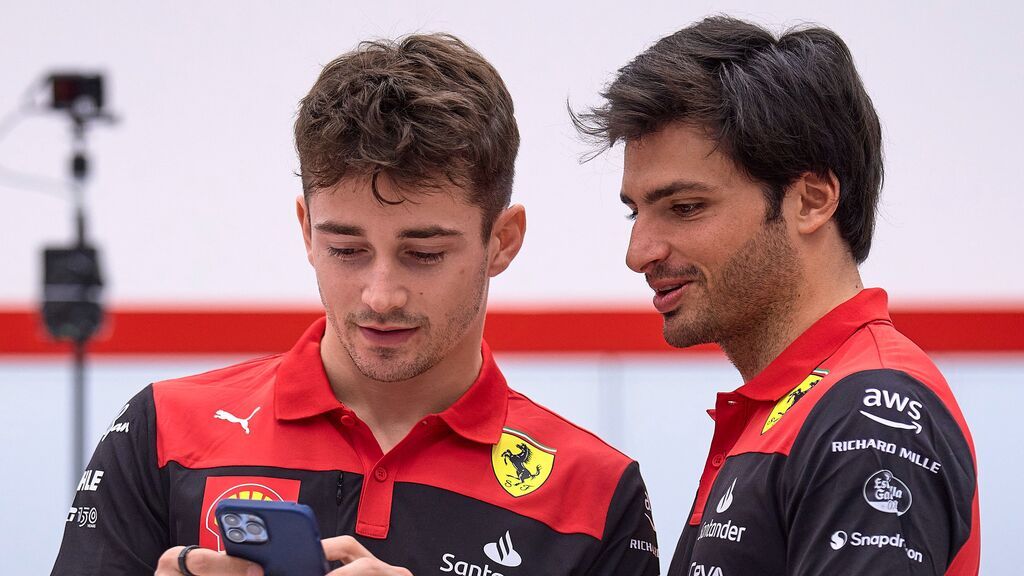 Leclerc narra la primera fisura en la relación con Carlos Sainz: "Por supuesto que duele"