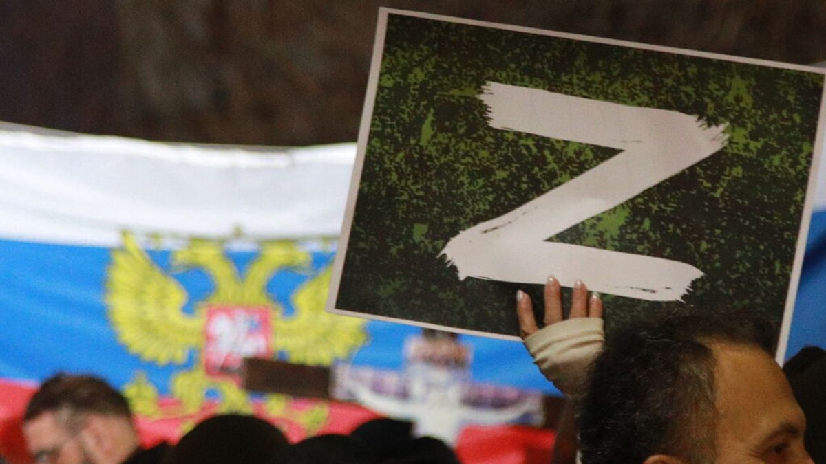 La "Z" de los tanques rusos triunfa como símbolo nacionalista de apoyo a la guerra en Rusia La "Z" de los tanques rusos triunfa como símbolo nacionalista de apoyo a la guerra en Rusia