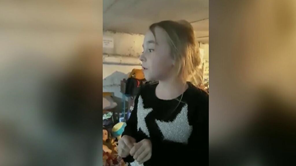 Amelia, la niña ucraniana que conmueve al mundo cantando ‘Let It Go’ en un búnker de Kiev
