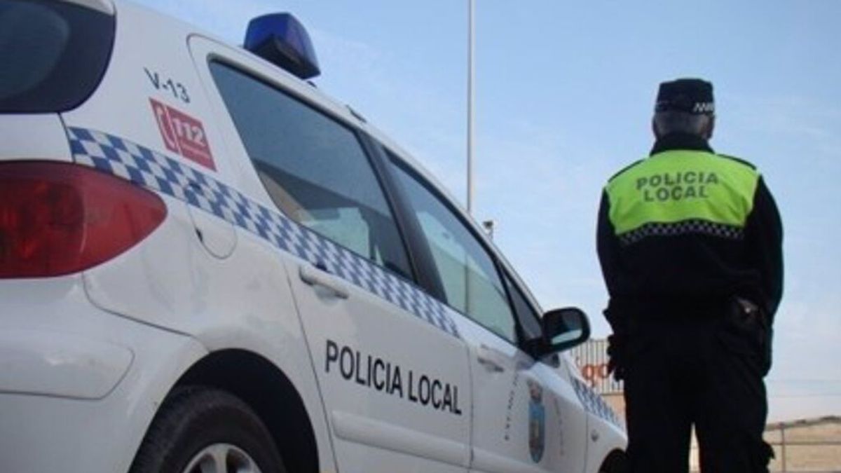 Un Policía Local de Chiclana sedado en la UCI tras ser agredido durante una detención