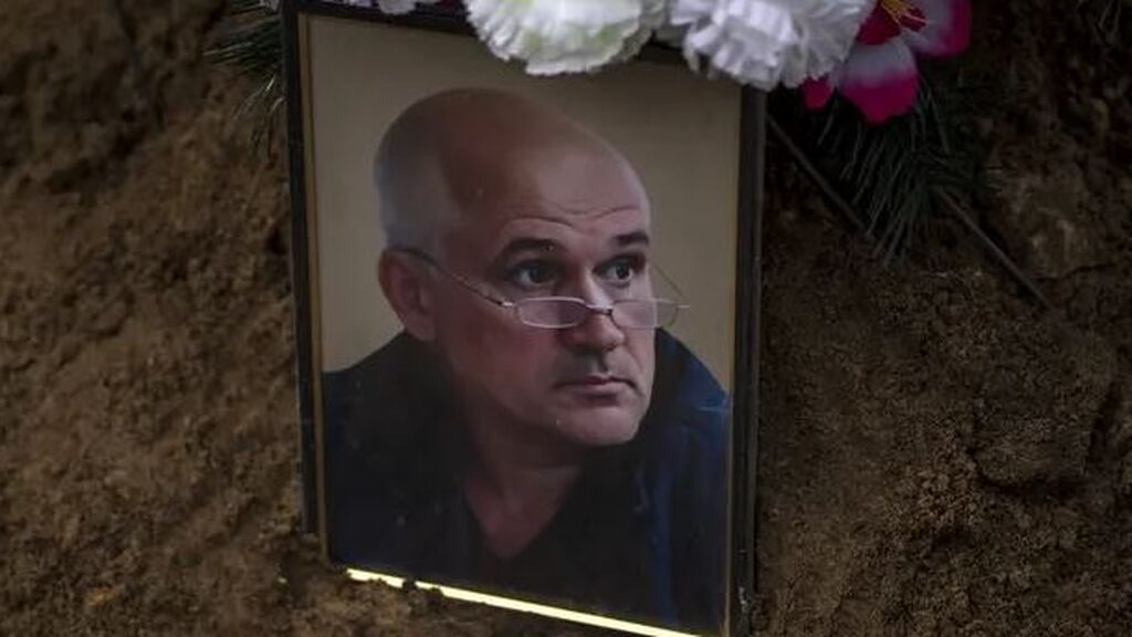 Una foto de Volodymyr Nezhenets, de 54 años, durante su funeral en Kiev
