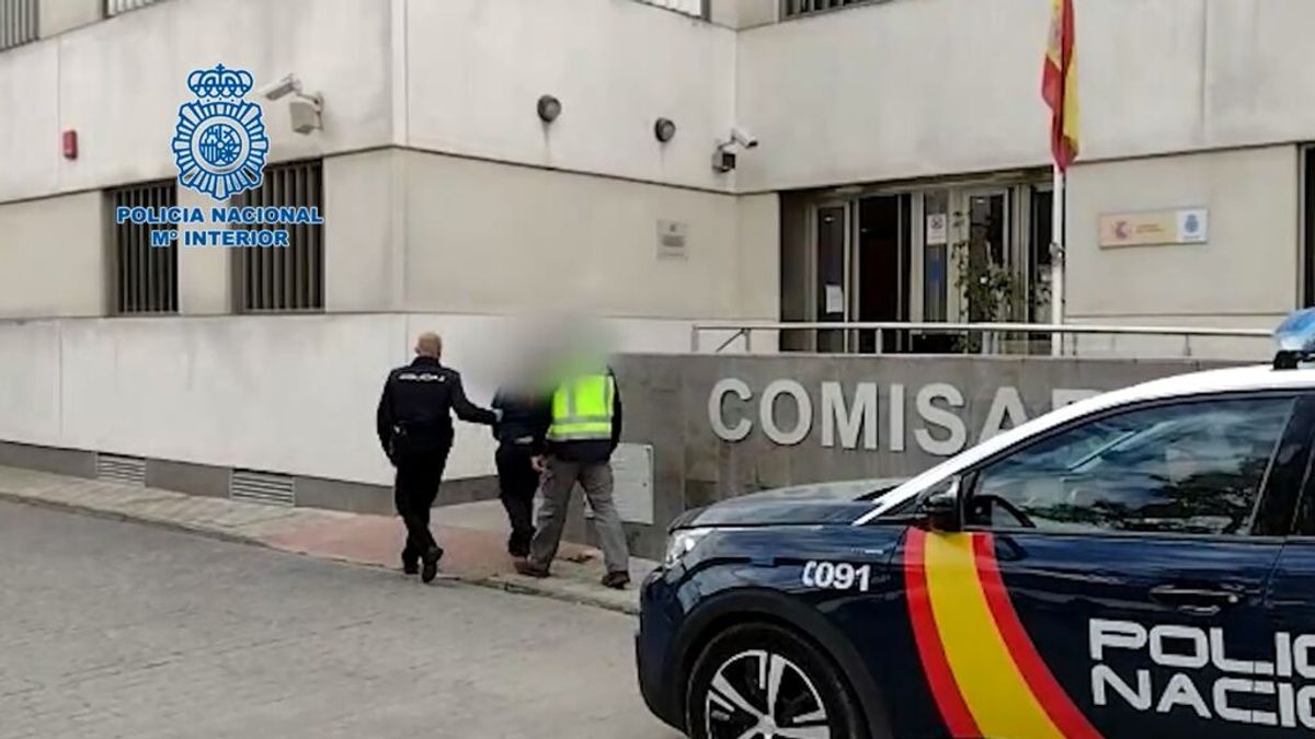 Detenidos en Sevilla los padres de tres menores retenidos en una casa ocupada desde hace cinco años Detenidos en Sevilla los padres de tres menores retenidos en una casa ocupada desde hace cinco años