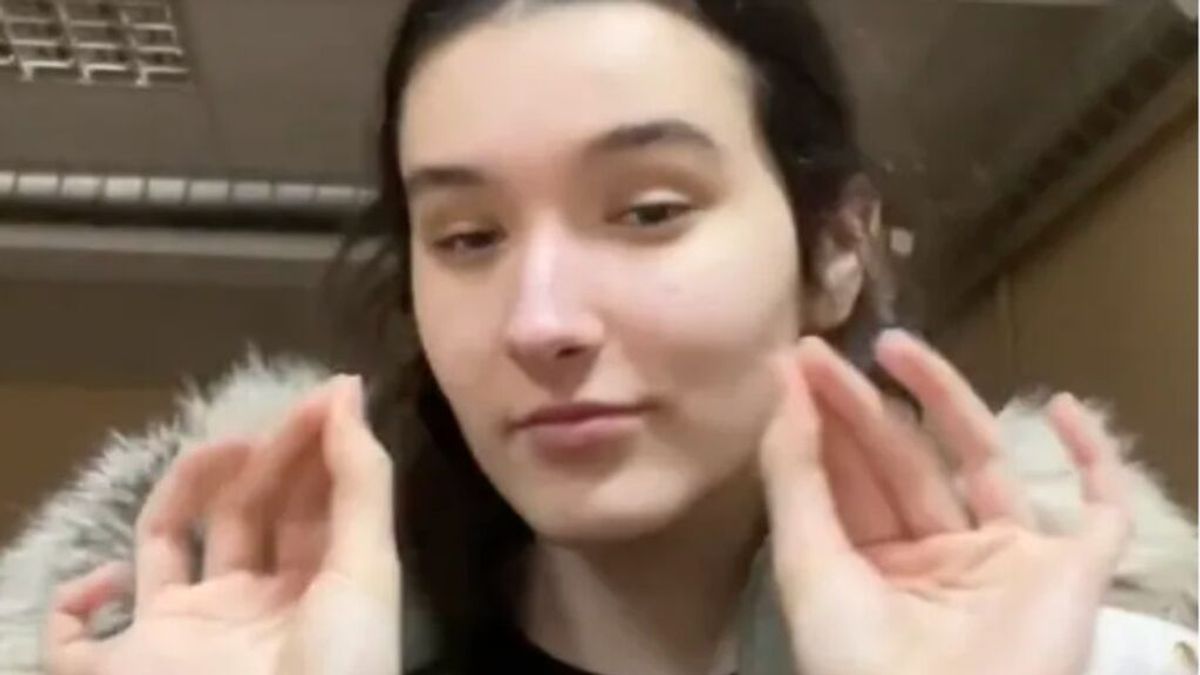 Valeria, la joven ucraniana que muestra su vida diaria en un búnker: "Es la vida real y estoy aquí" Valeria, la joven ucraniana que muestra su vida diaria en un búnker: "Es la vida real y estoy aquí"