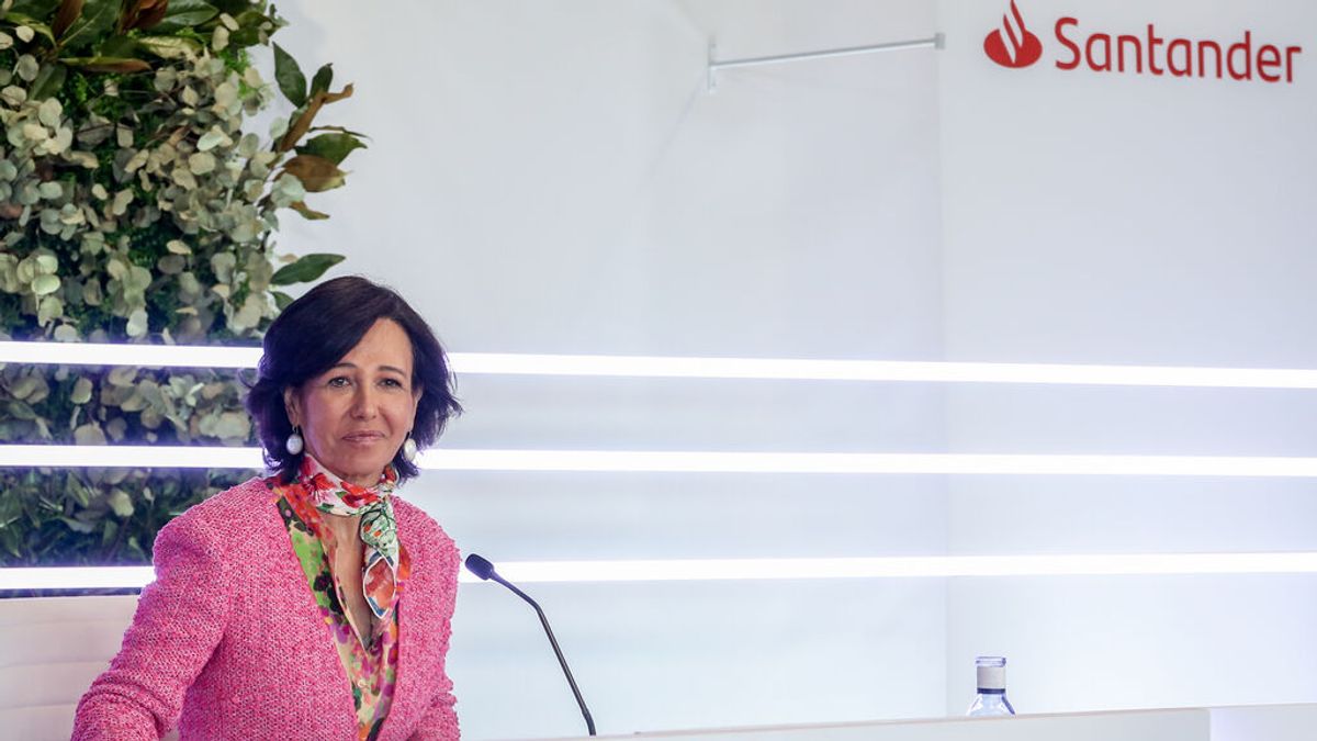 Ana Botín reivindica el 8M en Twitter: "durante muchos años se me conoció como la niña" Ana Botín reivindica el 8M en Twitter: "durante muchos años se me conoció como la niña"