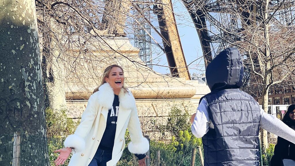 Alba Carrillo se escapa con su hijo Lucas a París: las fotos de su viaje