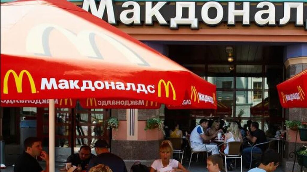 Bloqueo económico a Rusia: McDonald's se une al boicot por la guerra  y le siguen Coca Cola, KFC y Pepsi