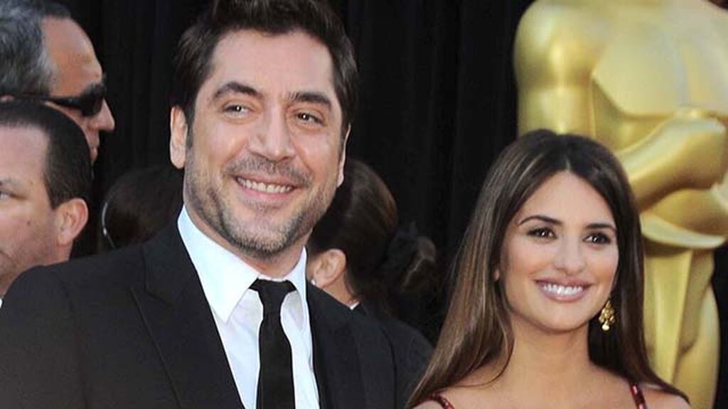 Parejas que posaron y brillaron en la alfombra roja de los Premios Oscar