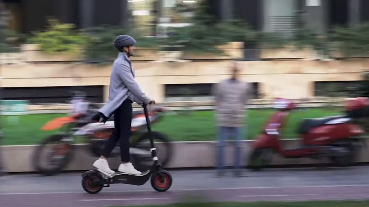 La DGT y Madrid de acuerdo en la obligatoriedad del casco en la micromovilidad y para todas las edades La DGT y Madrid de acuerdo en la obligatoriedad del casco en la micromovilidad y para todas las edades