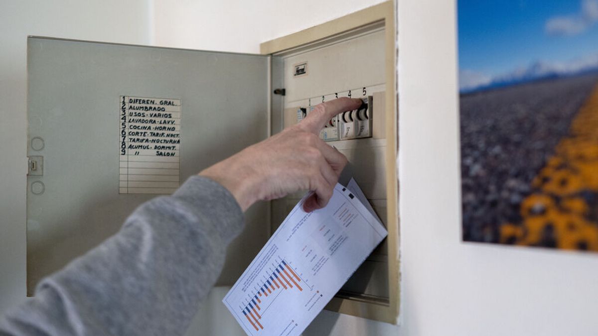 El mercado libre de la luz gana más medio millón de clientes con el alza de los precios El mercado libre de la luz gana más medio millón de clientes con el alza de los precios