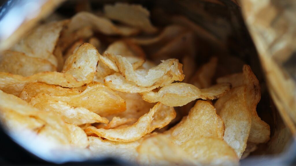 De patatas fritas de bolsa a tortilla espectacular: así es la receta de Ferran Adrià