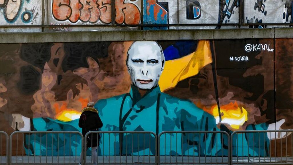 Vladimir Putin a lo Voldemort, el malo de Harry Potter, en un mural de Kawu en Polonia