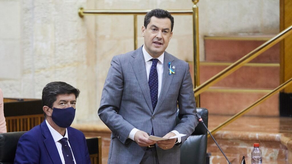 Cara a cara entre el presidente de la Junta de Andalucía y Vox en el Parlamento andaluz
