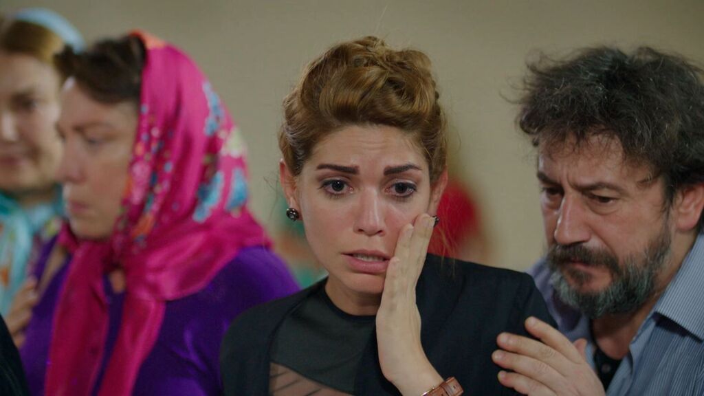 Hasret, dolida con Efsun