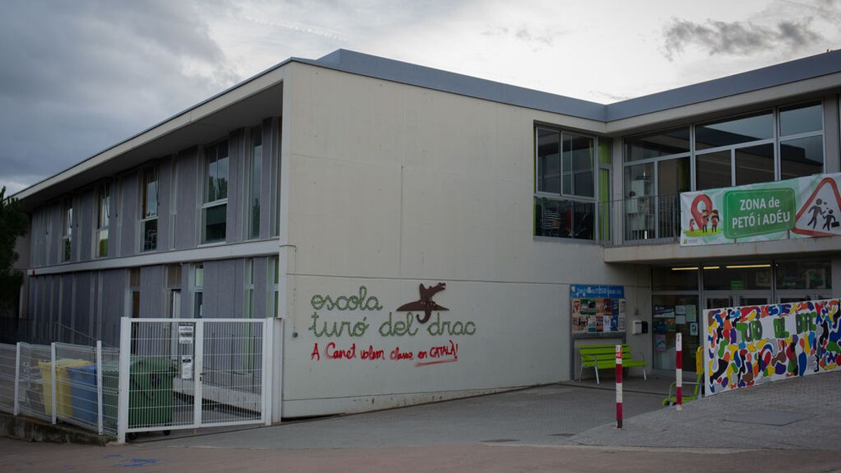 Familias de una escuela en Canet de Mar demandan a Carrizosa, Roldán y Macián Familias de una escuela en Canet de Mar demandan a Carrizosa, Roldán y Macián