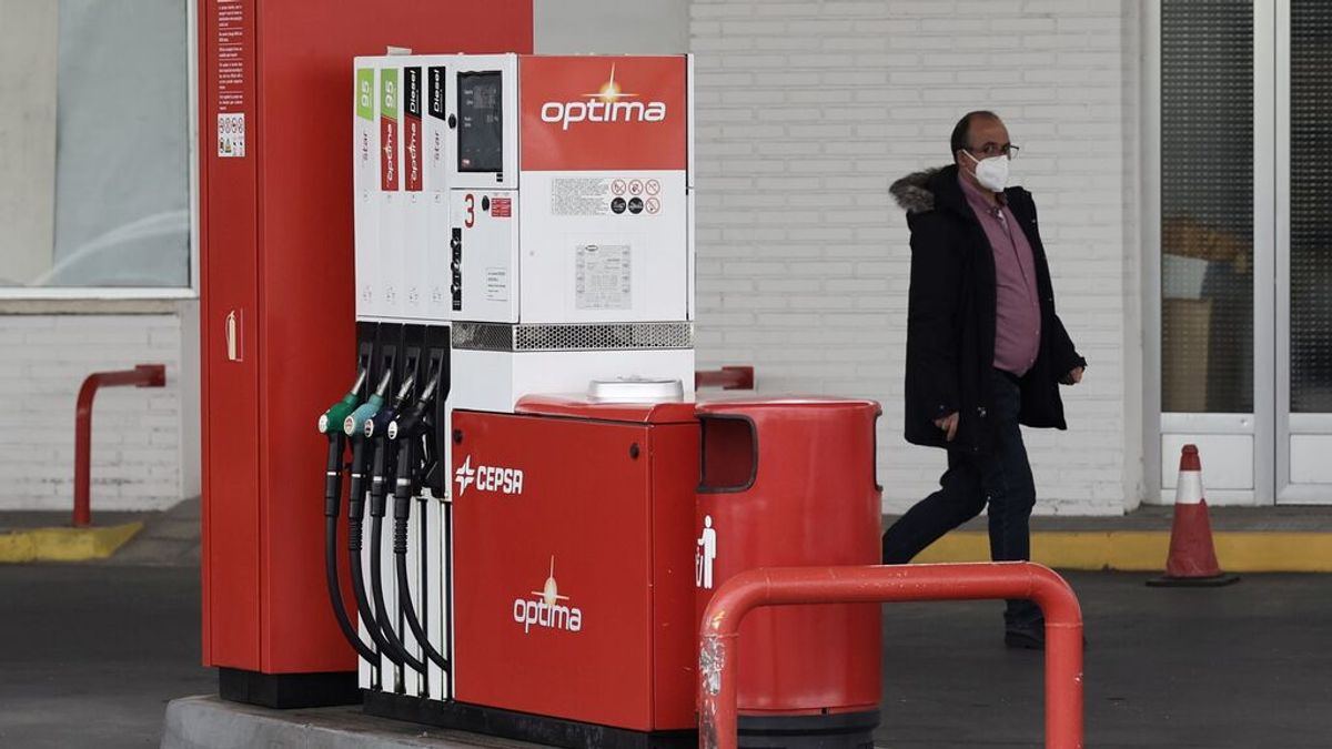 La gasolina sube un 4,41%, el gasóleo un 5,68% y marcan nuevos máximos históricos por el petróleo La gasolina sube un 4,41%, el gasóleo un 5,68% y marcan nuevos máximos históricos por el petróleo