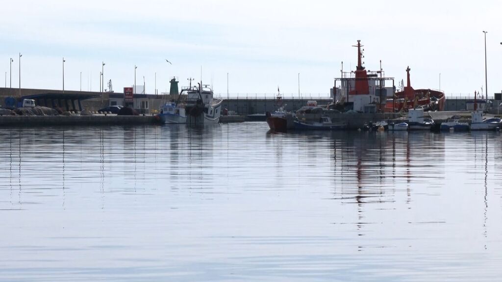 Barcos sin salir a faenar en Andalucía porque los pescadores no pueden hacer frente al precio del combustible