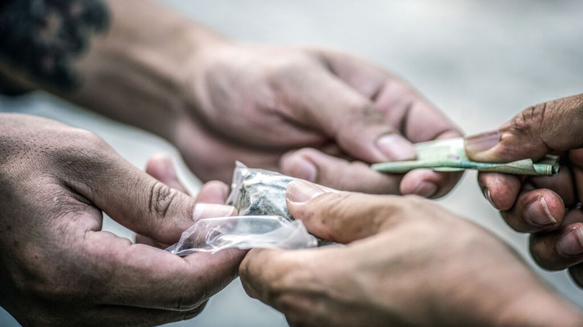 Traficando con drogas a los 67 años: detenida una sexagenaria por vender cocaína al 'menudeo' en Pontevedra