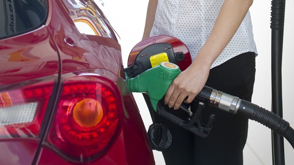 LAS GASOLINERAS SOLICITAN UNA BAJADA DEL IVA DE LOS CABURANTES DEL 21% AL 10%