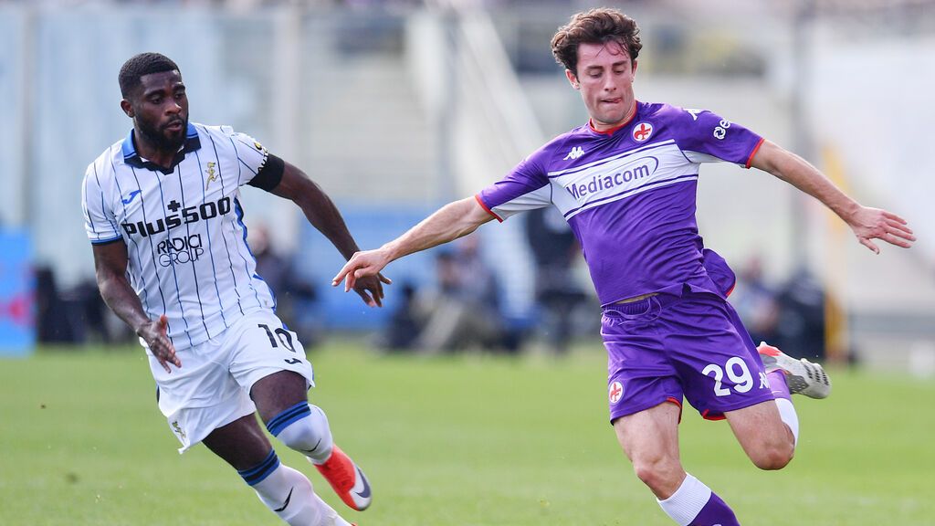 EuropaPress_4265740_alvaro_odriozola_acf_fiorentina_and_jeremie_boga_atalanta_bc_during_the
