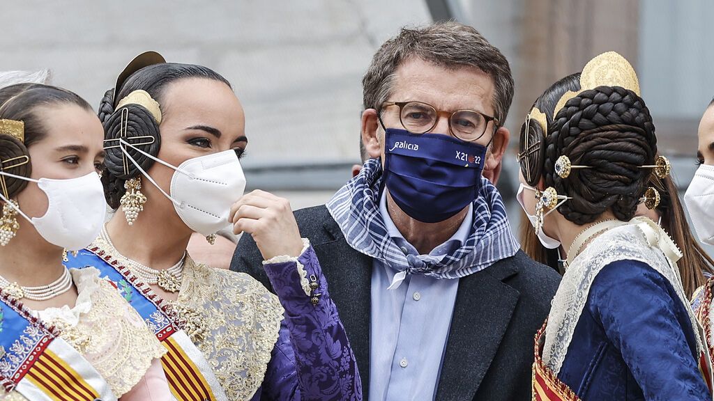 Malestar en el PP por la “deslealtad” de Casado que deja a Feijóo marcado en Europa