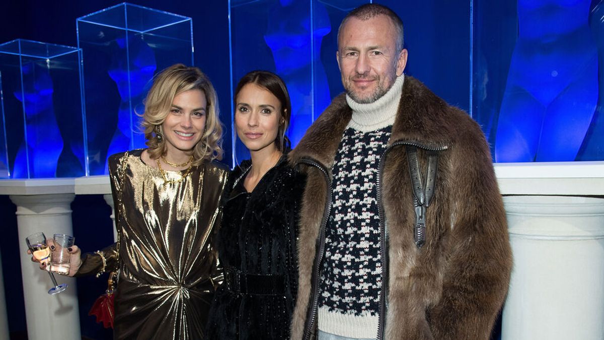 Andrey Melnichenko, junto a su mujer Aleksandra e Isabelle Bscher