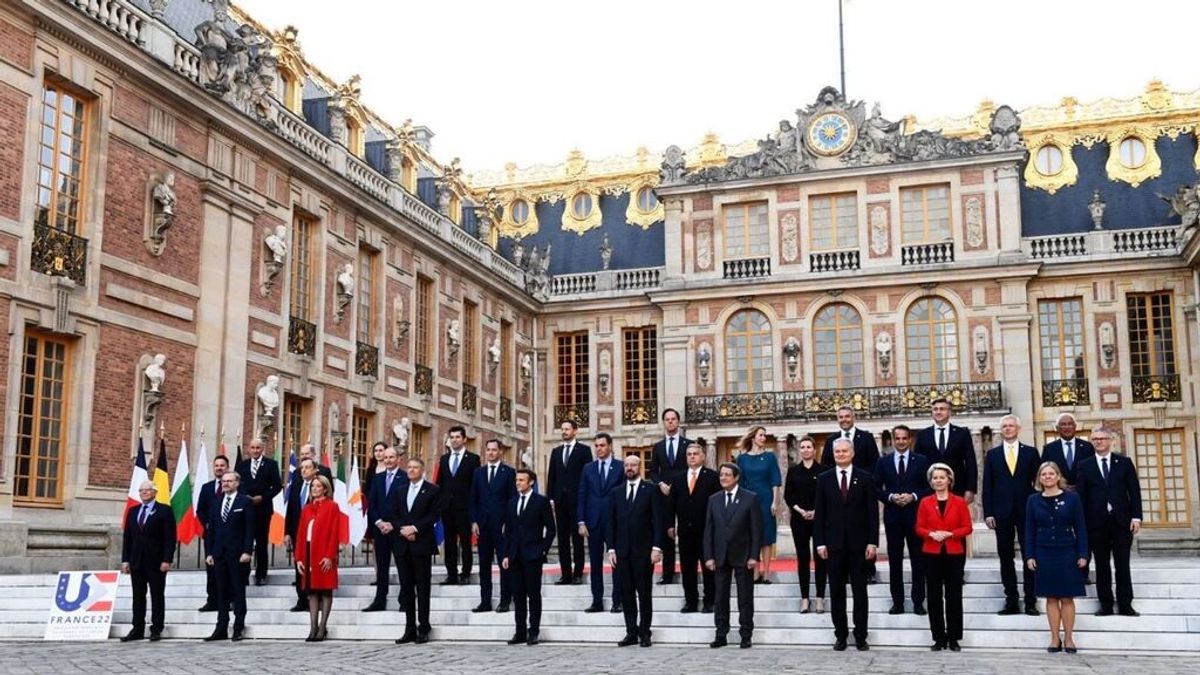 Los líderes de la Unión Europea buscan en Versalles nuevos consensos y soluciones para ayudar a Ucrania