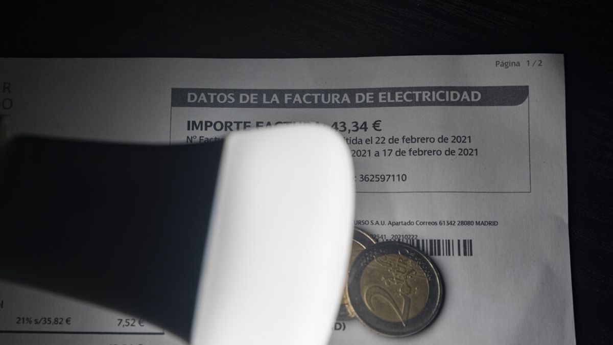 Cuarta bajada consecutiva: la luz se situará este sábado por debajo de los 250 euros MWh Cuarta bajada consecutiva: la luz se situará este sábado por debajo de los 250 euros MWh