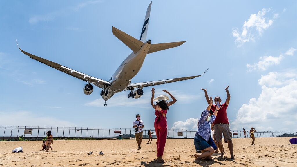 Más de 7.000 turistas rusos están atrapados en Tailandia al no poder acceder a sus cuentas