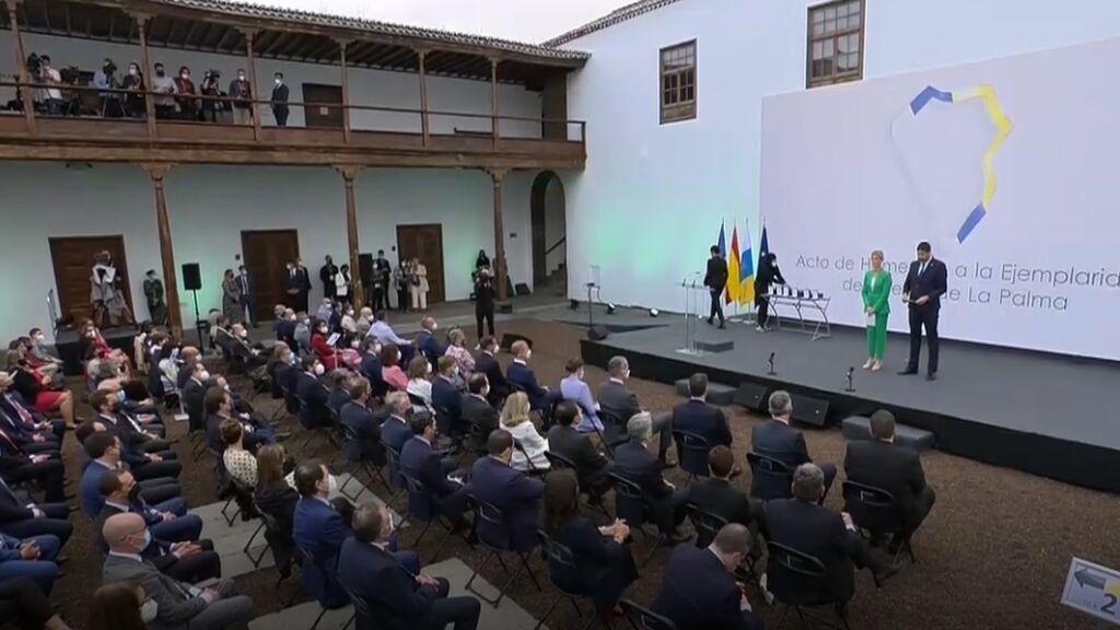 Los Reyes presiden el homenaje al pueblo de La Palma