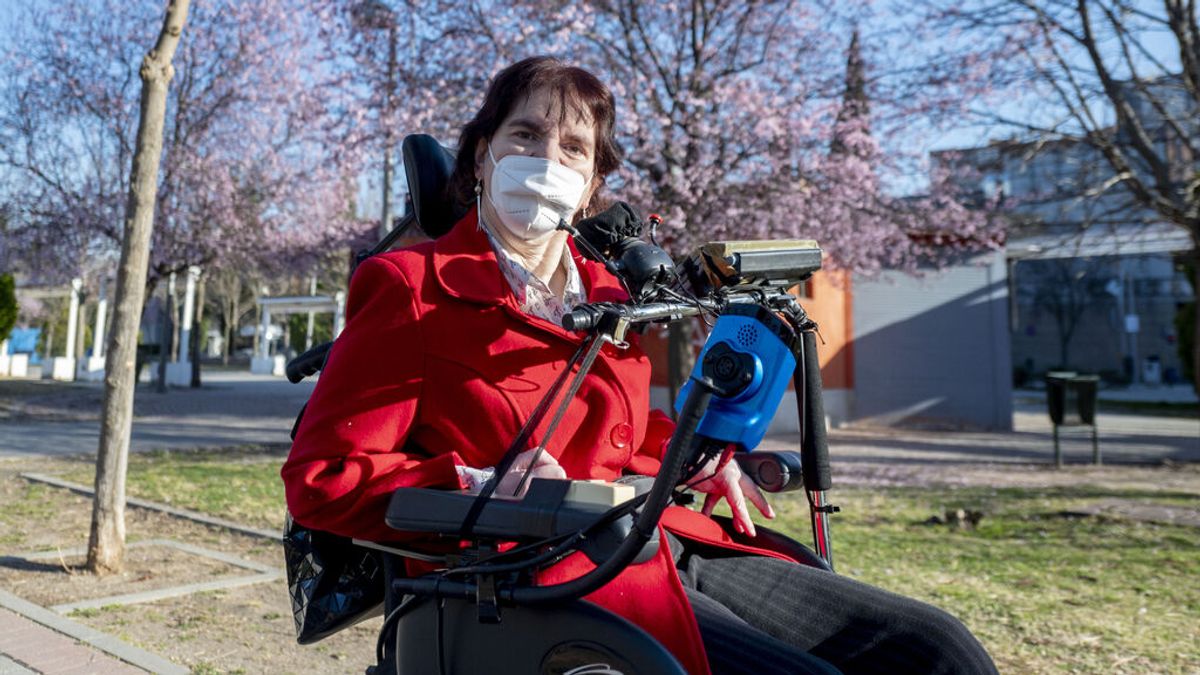 Mayte García, una mujer con parálisis cerebral con dos carreras, denuncia que un banco le impidió abrir una cuenta