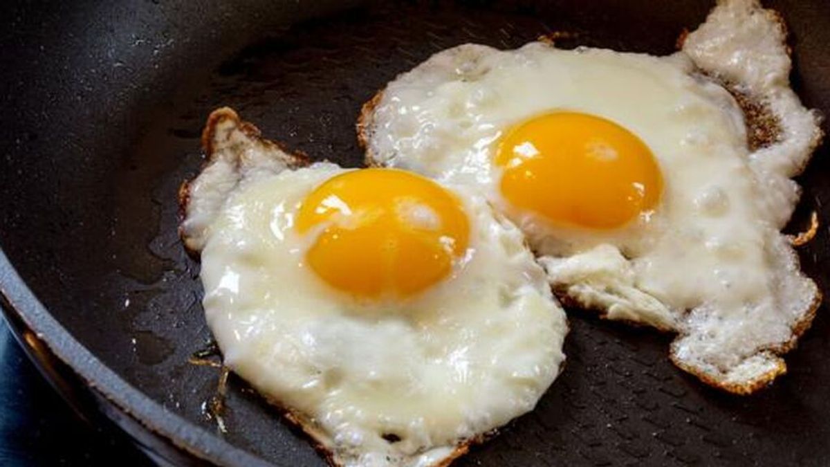 ¿Cómo hacer el huevo frito perfecto? Este es el truco de chef José Andrés.