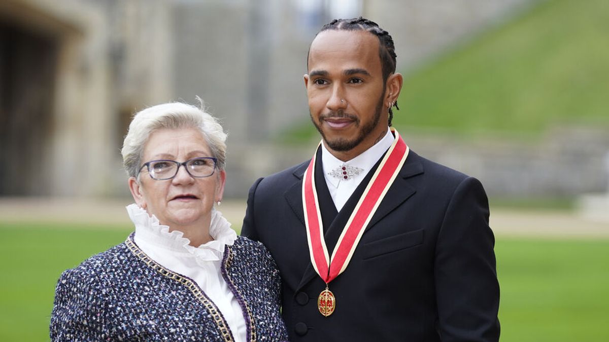 Hamilton cambiará su nombre para incluir el apellido de su madre Hamilton cambiará su nombre para incluir el apellido de su madre