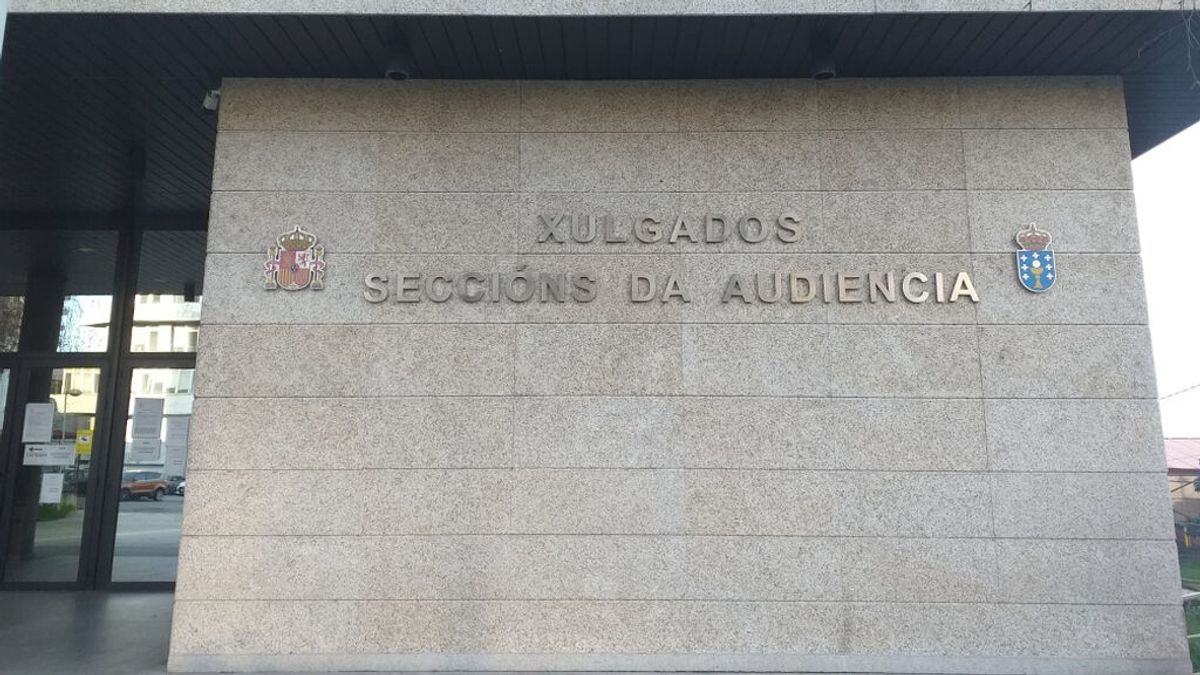 Piden casi 4 años de cárcel para un hombre que pagó dos cervezas en Pontevedra con billetes falsos Piden casi 4 años de cárcel para un hombre que pagó dos cervezas en Pontevedra con billetes falsos