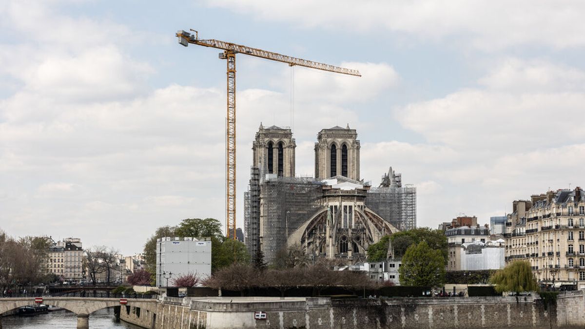La reconstrucción de Notre Dame deja al descubierto restos medievales La reconstrucción de Notre Dame deja al descubierto restos medievales