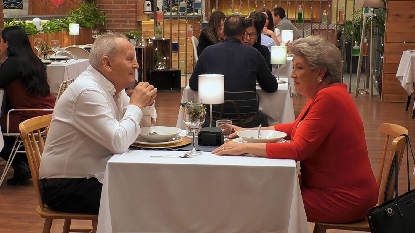 La política estropea la cita de Gregorio y Marga First Dates Temporada 5 Top Videos 700