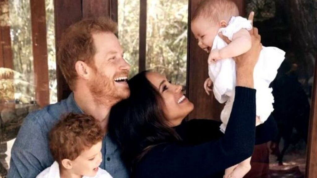 Meghan y Harry buscan una vida tranquila para sus hijos.