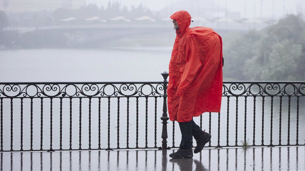 La borrasca Celia pone en aviso rojo a España por lluvia, nieve, viento y mala mar