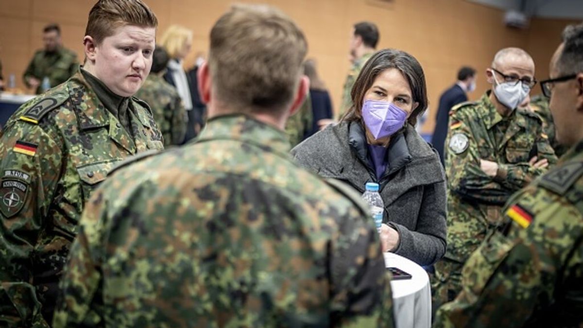 Olaf Scholz impulsa a las empresas de defensa para rearmar al Ejército alemán Olaf Scholz impulsa a las empresas de defensa para rearmar al Ejército alemán