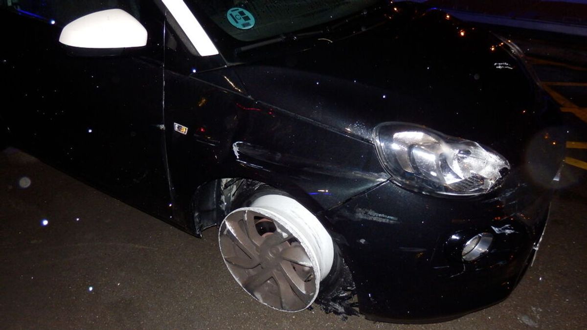 Detenida una conductora ebria tras huir durante 13 kilómetros con una rueda reventada en Sant Joan Despí Detenida una conductora ebria tras huir durante 13 kilómetros con una rueda reventada en Sant Joan Despí