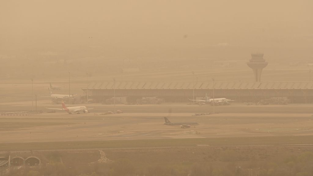 Los cielos se tiñen de naranja en toda España por la calima: las imágenes más impactantes