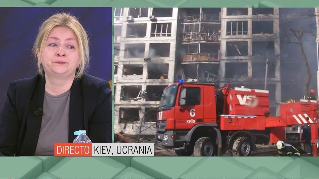Una refugiada ucraniana rompe a llorar en plató tras presenciar la destrucción en Kiev