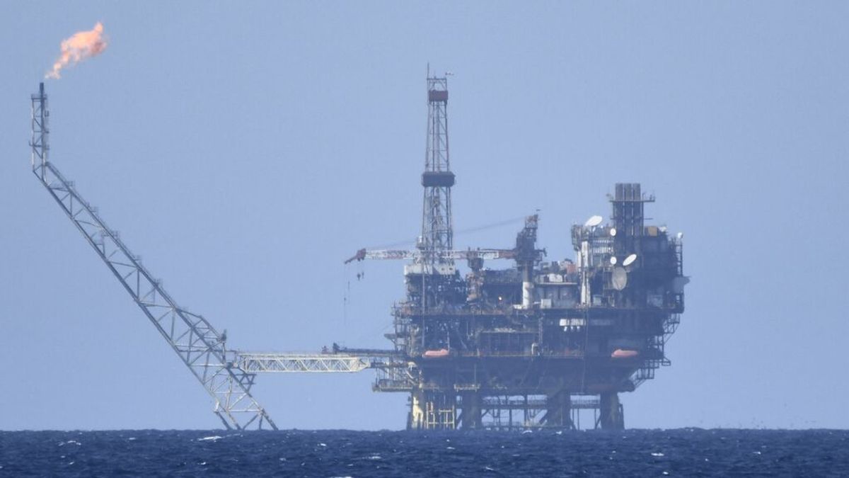 Una plataforma de gas y petróleo frente a la costa de Libia