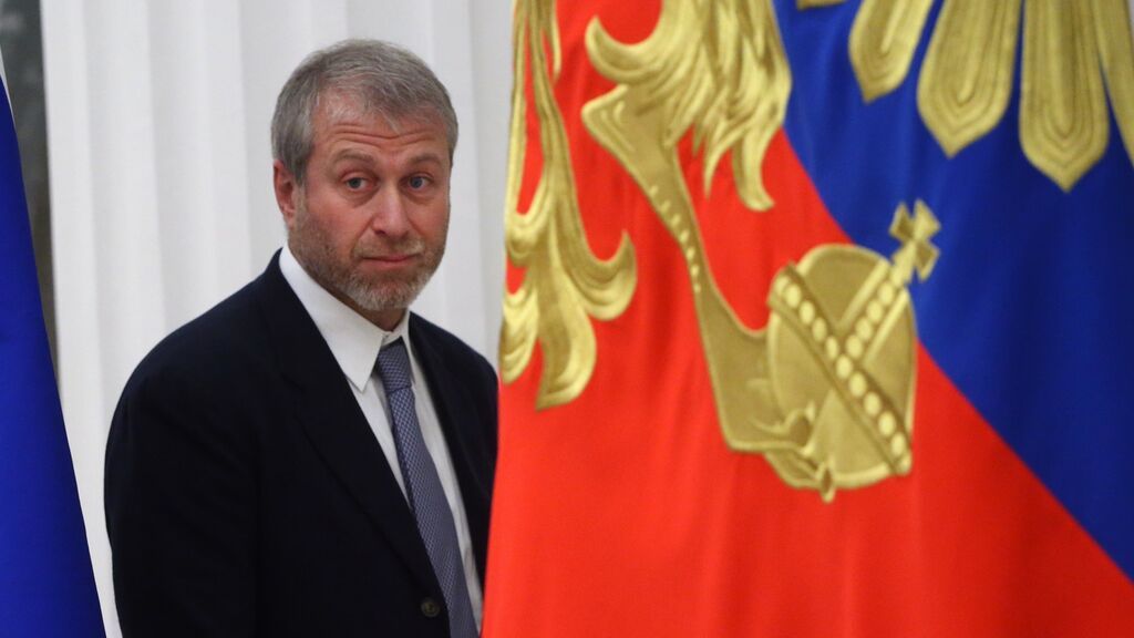 El yate de Abramovich zarpa de Melilla para evitar el embargo en España