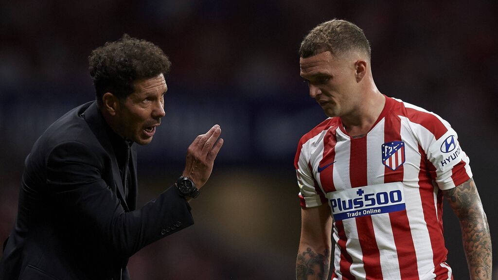 Trippier, y las llamadas nocturnas de Simeone: "Estaba dormido en la cama y recibía mensajes suyos"