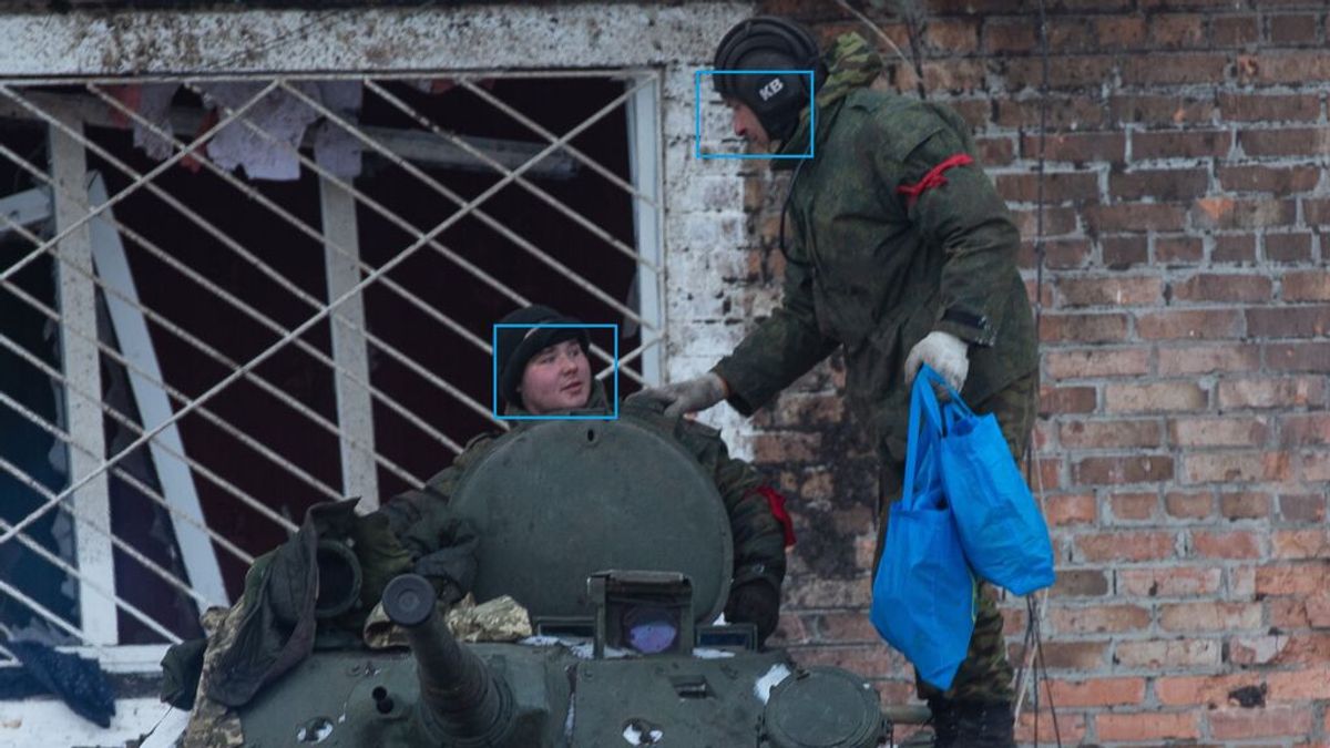 Qué es y cómo funciona 'Clearview', el reconocimiento facial que usa Ucrania en la guerra con Rusia