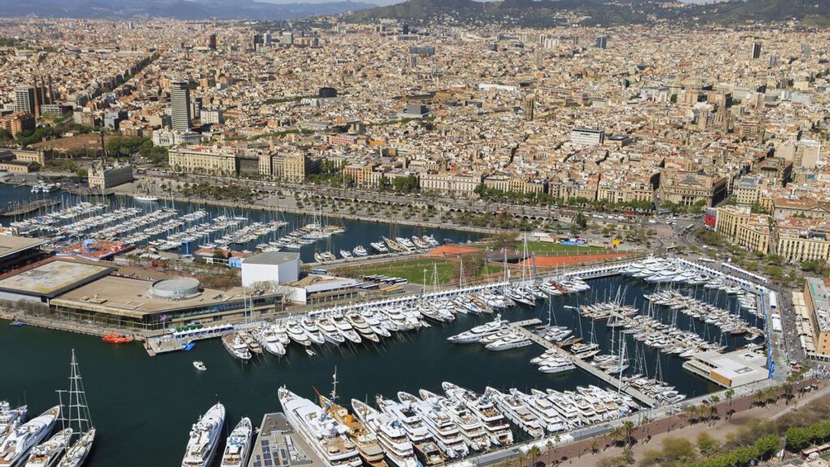España retiene el primer yate vinculado a un oligarca ruso en Barcelona España retiene el primer yate vinculado a un oligarca ruso en Barcelona