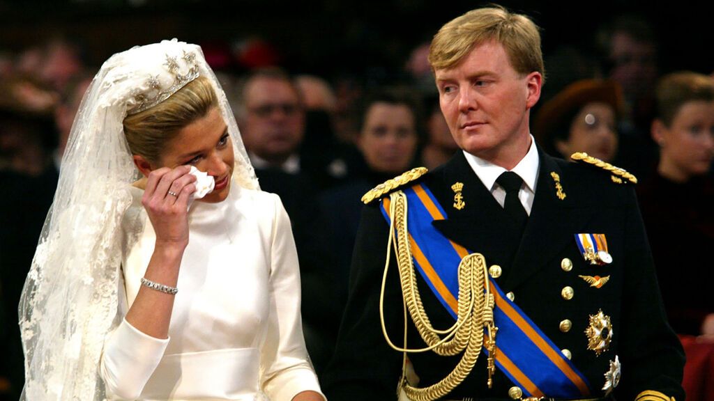 En 2002 se casó con Máxima.