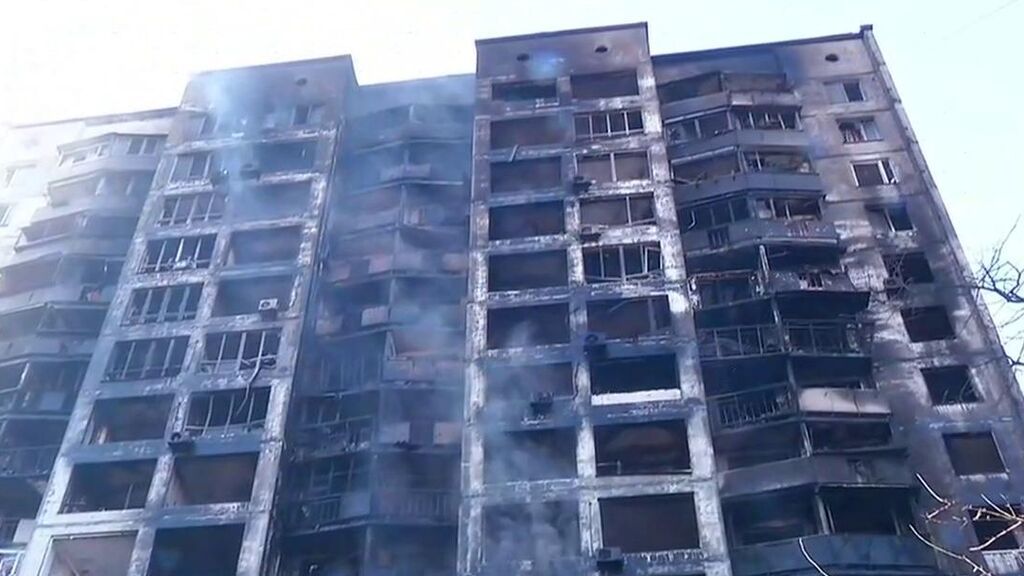 16 plantas de un edificio de Kiev convertidas en una bola de fuego: dos civiles han muerto en este ataque