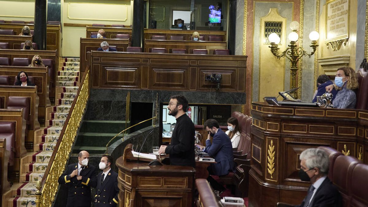 El PSOE se opone a la propuesta de sus socios de abrir una vía para juzgar crímenes del franquismo El PSOE se opone a la propuesta de sus socios de abrir una vía para juzgar crímenes del franquismo