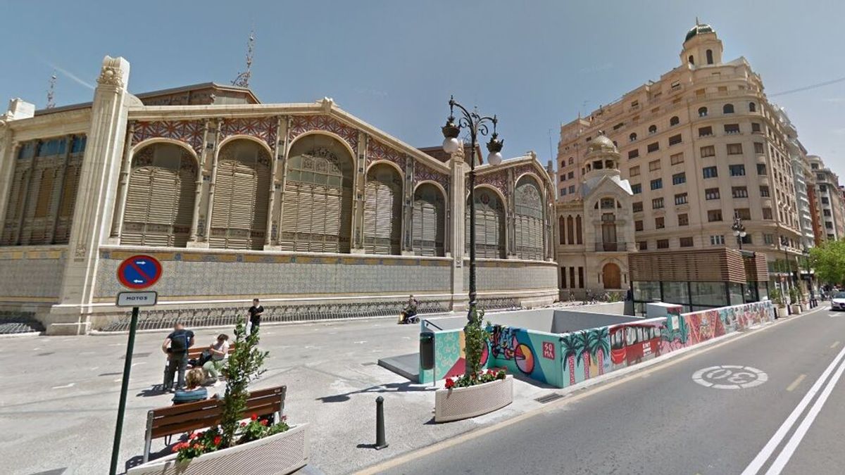 Muere un joven de 20 años al caerse desde un muro de tres metros en Valencia Muere un joven de 20 años al caerse desde un muro de tres metros en Valencia